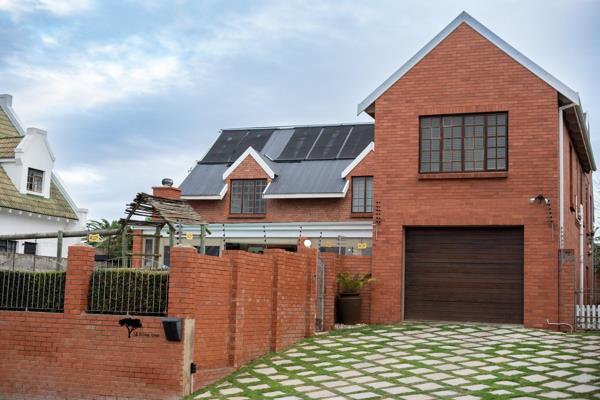 6 Bedroom Property for Sale in Noorsekloof Eastern Cape